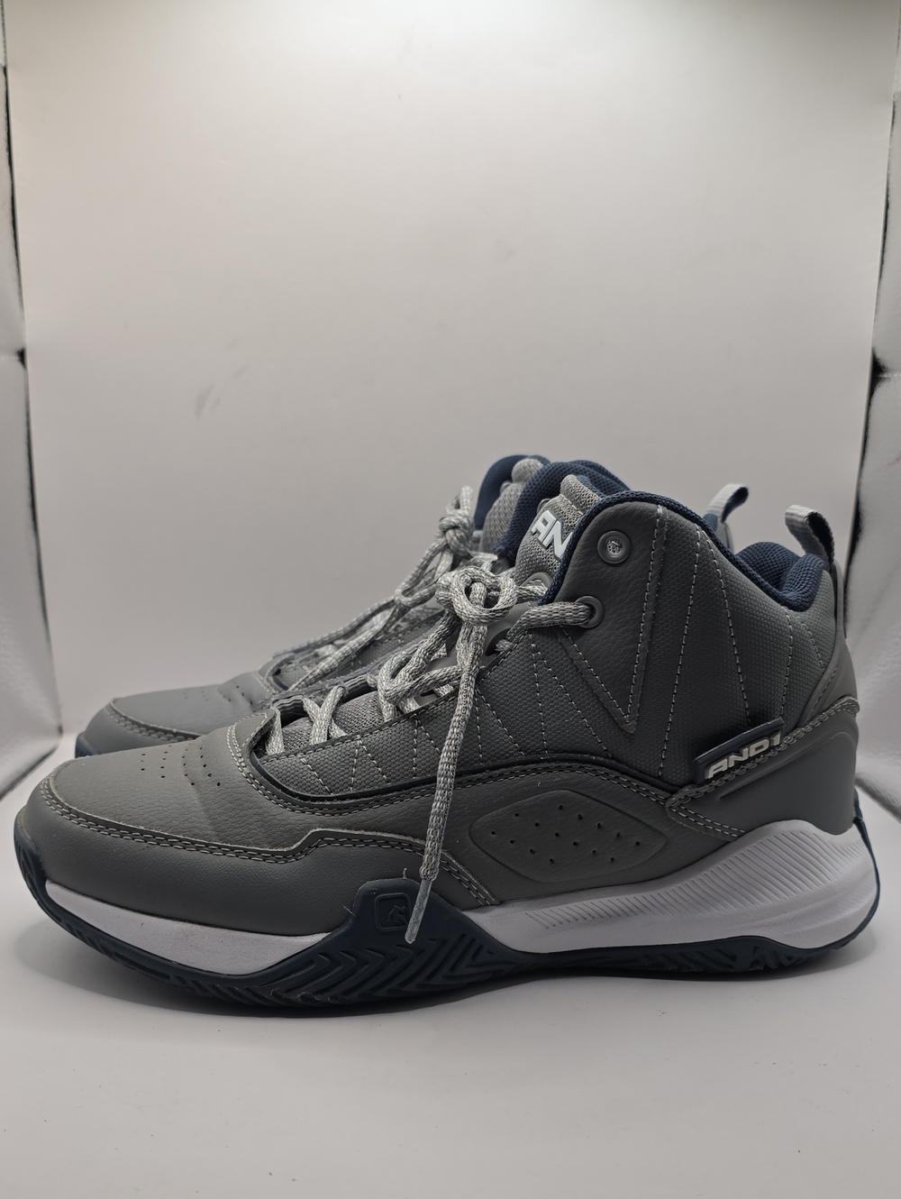 AND1 Men's Gray Lace-up Mid Top Athletic Basketball Sneakers Shoes: 8